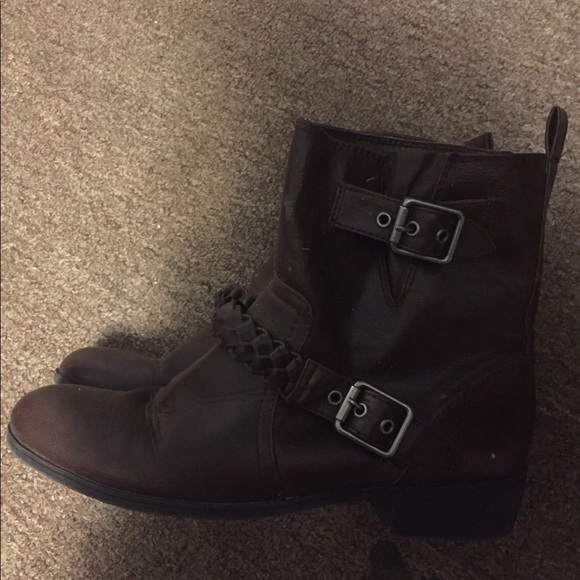 Shoes size 9 - Picture 2 of 4